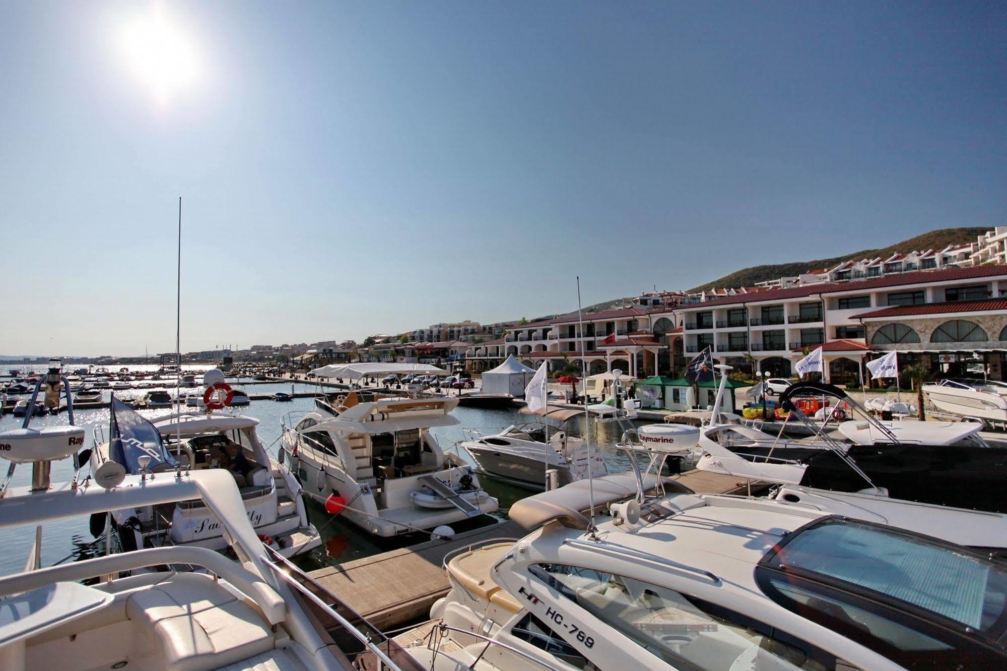 Diamond Apartments Sveti Vlas Exteriör bild