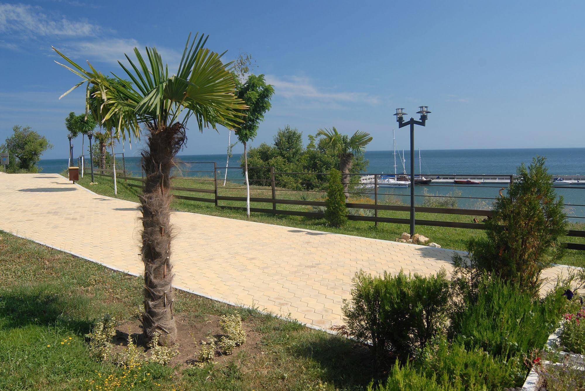 Diamond Apartments Sveti Vlas Exteriör bild